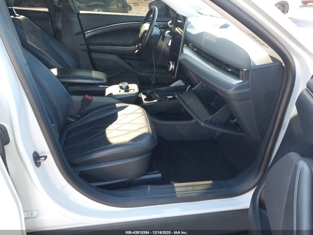 2022 FORD MUSTANG MACH-E 3FMTK1RM0NMA39352 Photo 4