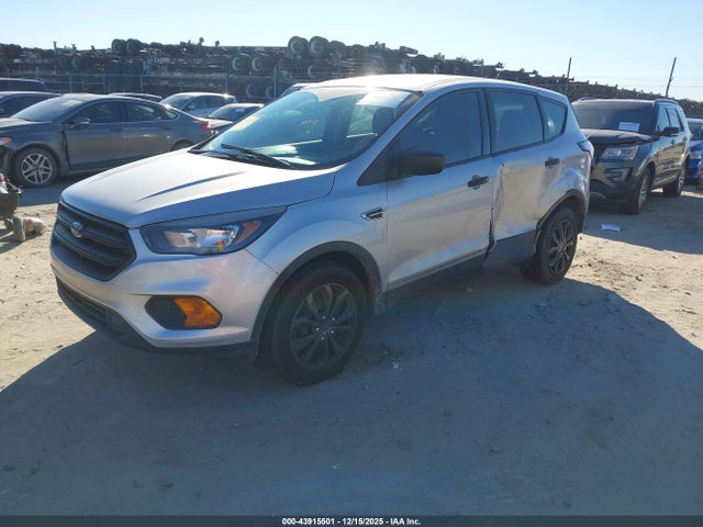 Ford ESCAPE S 2018 1FMCU0F78JUB95695 Image 2