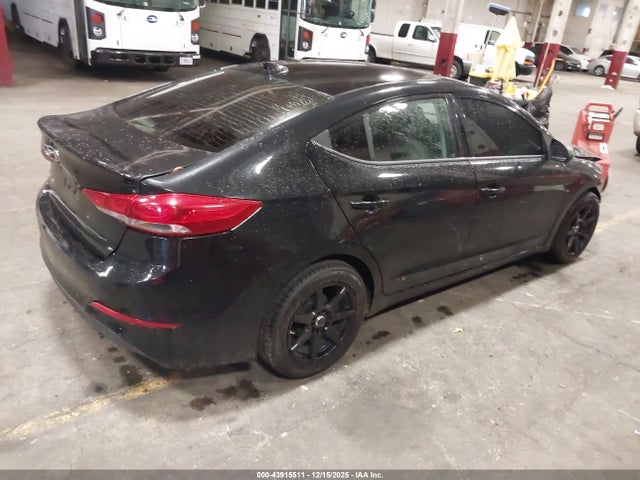 5NPD84LF2HH110953 Hyundai ELANTRA SE