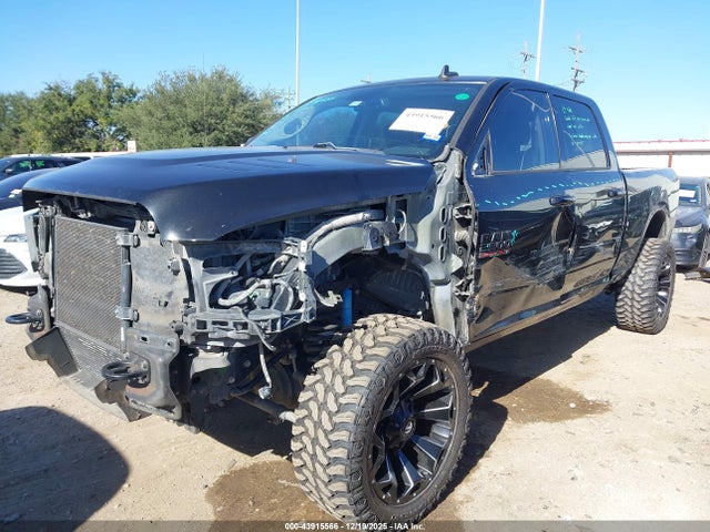 43915566 :رقم المزاد ، 3C6UR5FL6JG334172 vin ، 2018 Ram 2500 Laramie  4x4 6'4 Box مزاد بيع