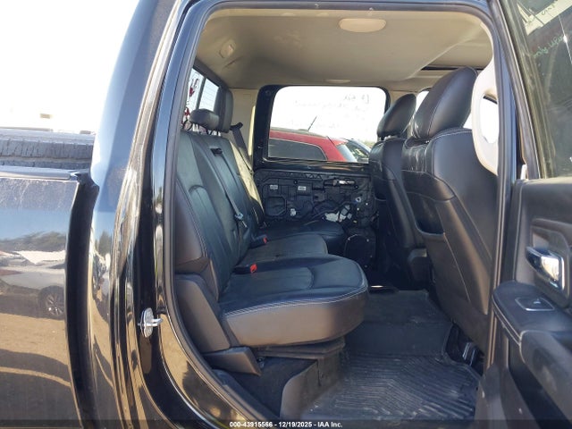 43915566 :رقم المزاد ، 3C6UR5FL6JG334172 vin ، 2018 Ram 2500 Laramie  4x4 6'4 Box مزاد بيع
