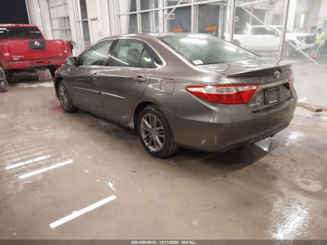 2015 TOYOTA CAMRY 4T1BF1FK7FU877829 Photo 2
