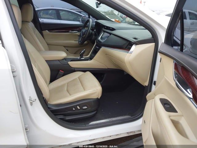 2017 CADILLAC XT5 1GYKNERS9HZ145325 Photo 4