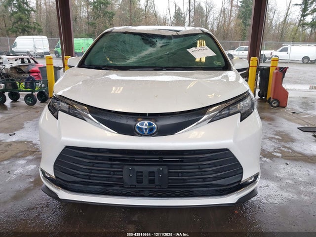 Toyota SIENNA XLE 2022 5TDJRKEC5NS089450 Image 12