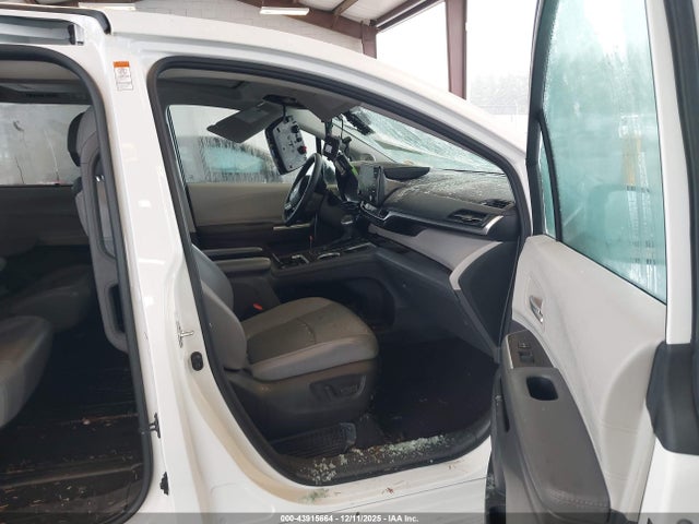 Toyota SIENNA XLE 2022 5TDJRKEC5NS089450 Image 5