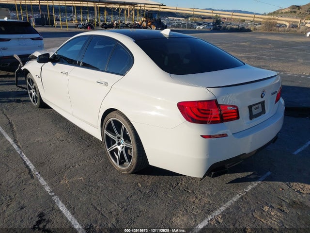 2013 BMW 550I WBAFR9C56DD227281 Photo 2