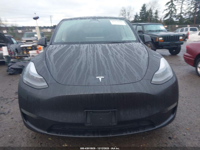 7SAYGDEE1SF256696 Tesla Model Y Long Range Dual Motor All-wheel Drive