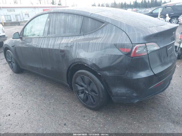 2025 TESLA MODEL Y 7SAYGDEE1SF256696 Photo 2