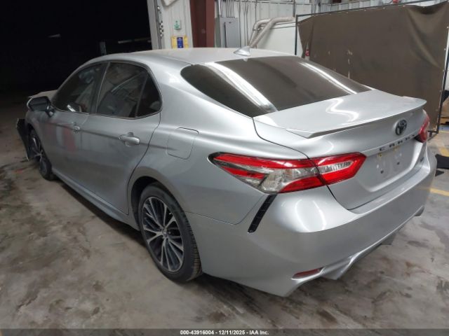 2019 TOYOTA CAMRY 4T1B11HK1KU795830 Photo 2