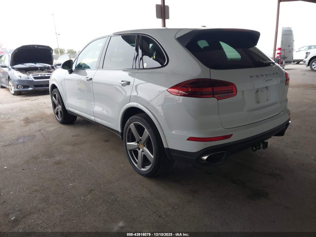 2018 PORSCHE CAYENNE WP1AA2A24JKA05168 Photo 2