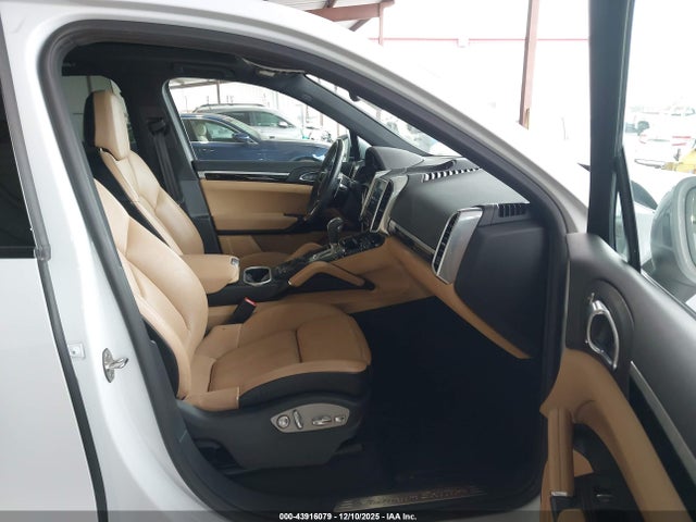 2018 PORSCHE CAYENNE WP1AA2A24JKA05168 Photo 4
