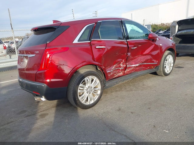 2017 CADILLAC XT5 1GYKNCRS3HZ298383 Photo 3