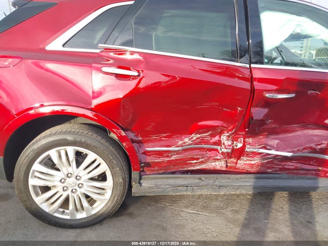 2017 CADILLAC XT5 1GYKNCRS3HZ298383 Photo 5