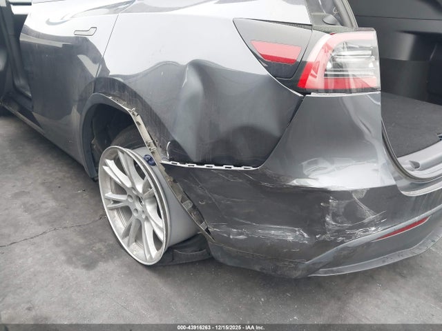 2022 TESLA MODEL Y 7SAYGDEE4NF419670 Photo 5