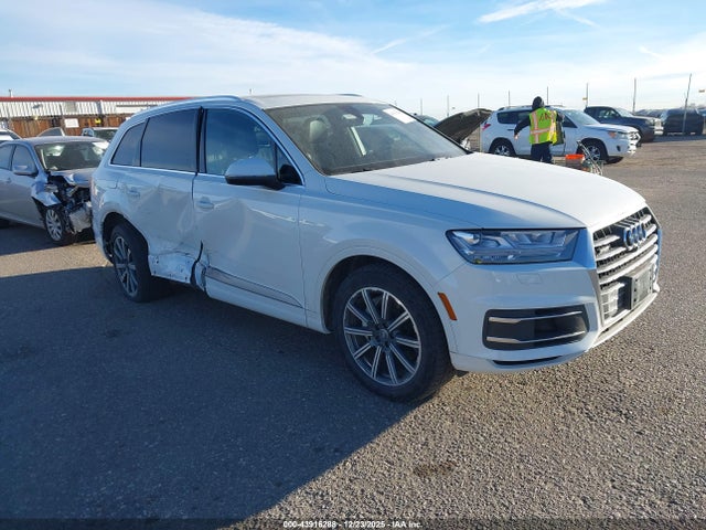 2017 AUDI Q7 WA1LAAF77HD016599 Photo 0
