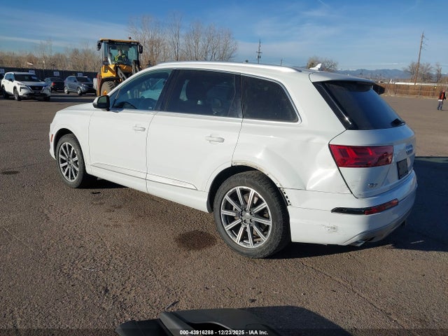 2017 AUDI Q7 WA1LAAF77HD016599 Photo 2