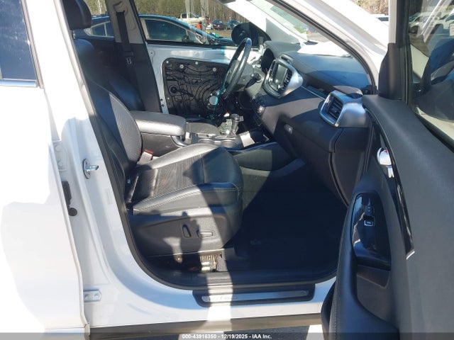 2018 KIA SORENTO 5XYPKDA5XJG414988 Photo 4