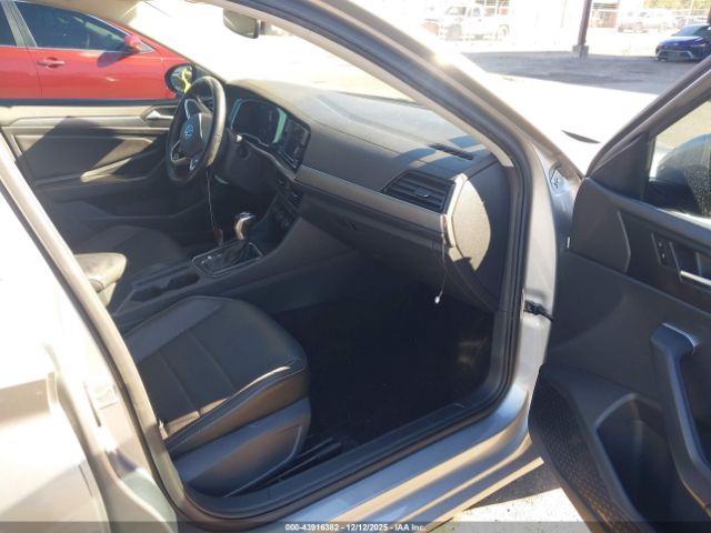 2022 VOLKSWAGEN JETTA 3VWEM7BU1NM011044 Photo 4