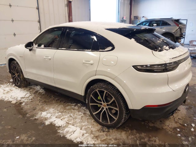 2022 PORSCHE CAYENNE WP1BE2AY8NDA51190 Photo 2