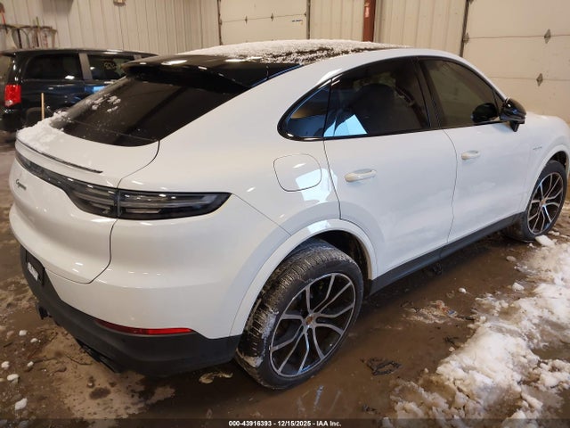 2022 PORSCHE CAYENNE WP1BE2AY8NDA51190 Photo 3