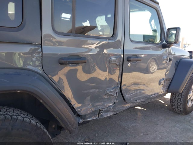 1C4HJXDG7NW133035 Jeep Wrangler Unlimited Sport S 4x4