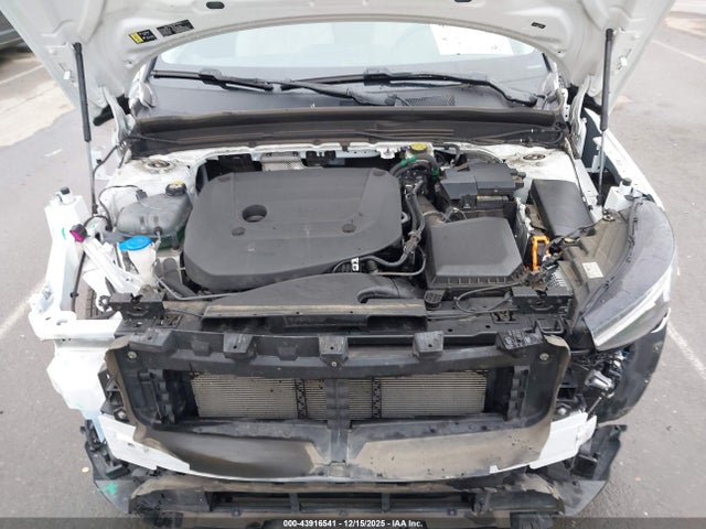 2023 VOLVO XC40 YV4L12UA4P2075207 Photo 9