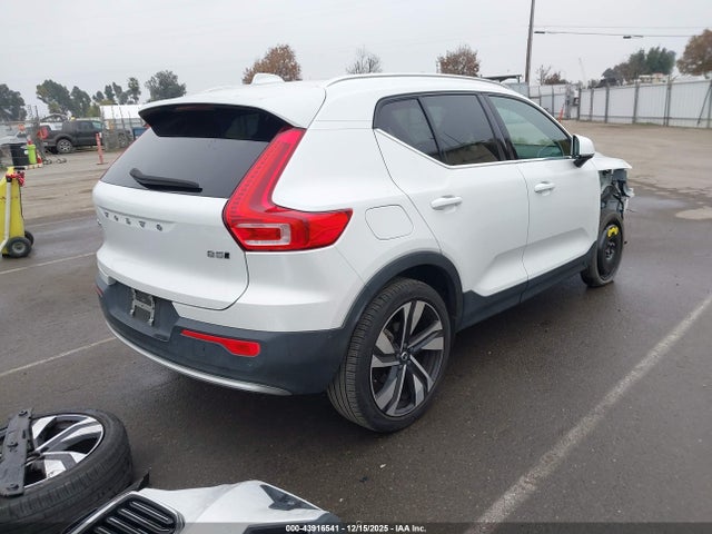 2023 VOLVO XC40 YV4L12UA4P2075207 Photo 3