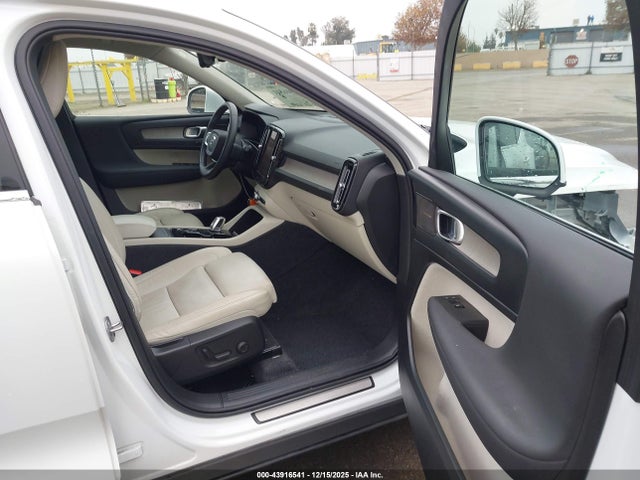 2023 VOLVO XC40 YV4L12UA4P2075207 Photo 4
