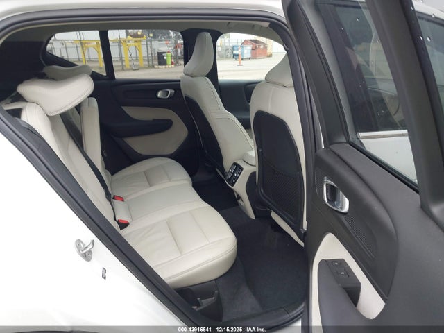 2023 VOLVO XC40 YV4L12UA4P2075207 Photo 7