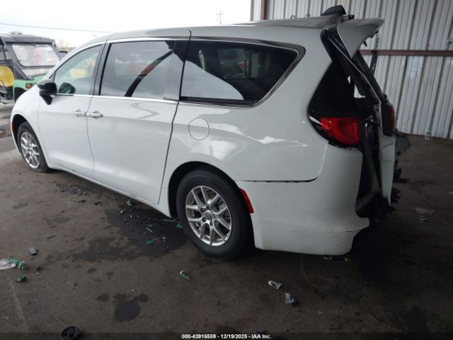 2024 CHRYSLER VOYAGER 2C4RC1CG6RR189138 Photo 2