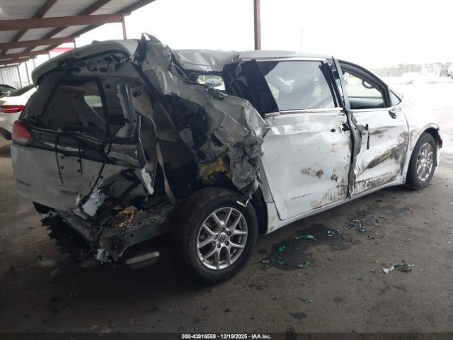 2024 CHRYSLER VOYAGER 2C4RC1CG6RR189138 Photo 3