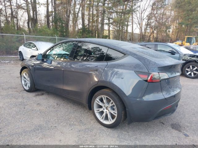 2023 TESLA MODEL Y 7SAYGDEE5PA125274 Photo 2