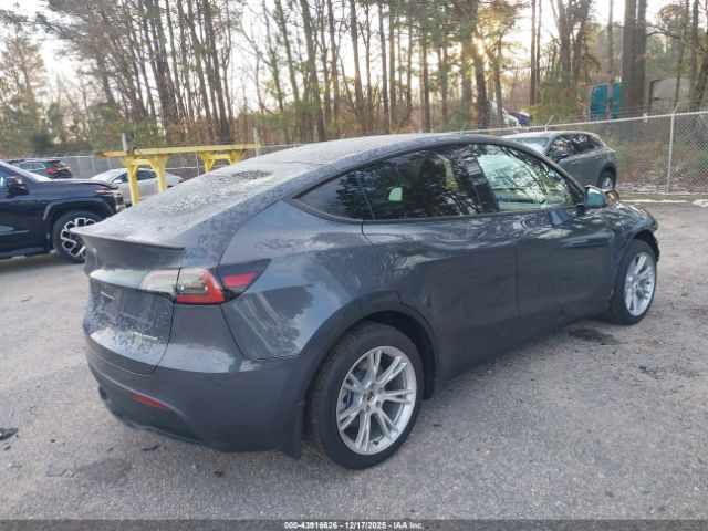 2023 TESLA MODEL Y 7SAYGDEE5PA125274 Photo 3