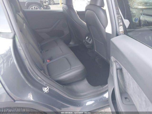 2023 TESLA MODEL Y 7SAYGDEE5PA125274 Photo 7