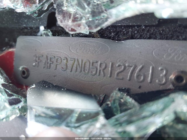 2005 FORD FOCUS 3FAFP37N05R127613 Photo 8