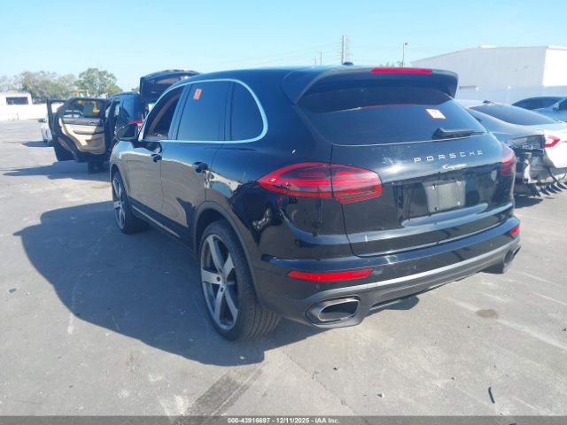 2016 PORSCHE CAYENNE WP1AA2A20GKA10554 Photo 2