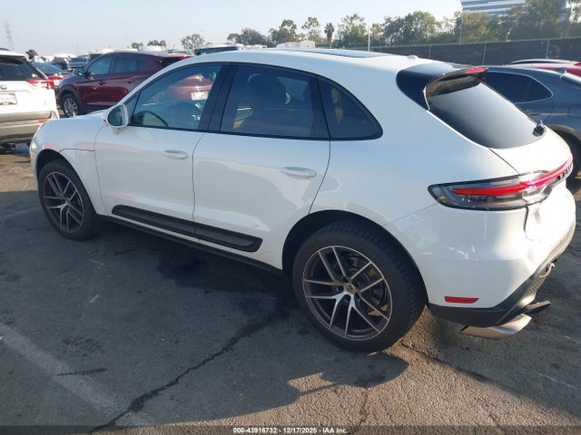 2024 PORSCHE MACAN WP1AA2A56RLB16904 Photo 2