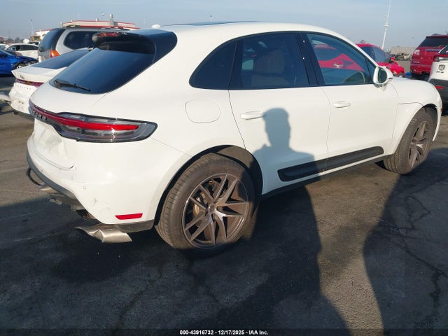 2024 PORSCHE MACAN WP1AA2A56RLB16904 Photo 3