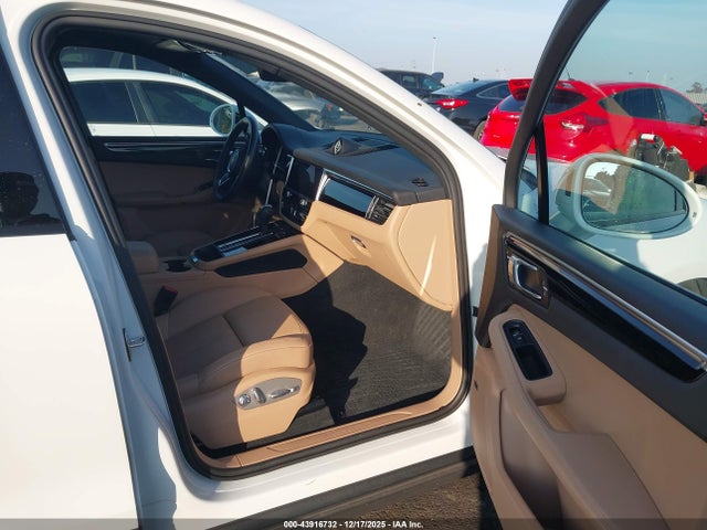 2024 PORSCHE MACAN WP1AA2A56RLB16904 Photo 4