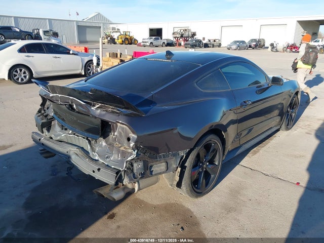 2022 FORD MUSTANG 1FA6P8CF3N5111243 Photo 3