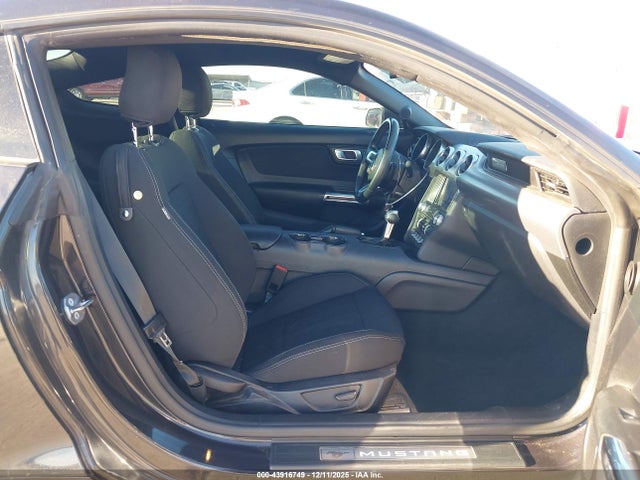 2022 FORD MUSTANG 1FA6P8CF3N5111243 Photo 4