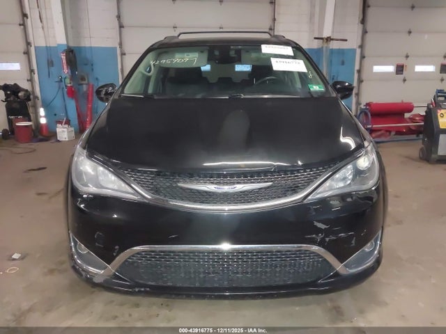 Продажа на аукционе авто 2017 Chrysler Pacifica Touring-l Plus, vin: 2C4RC1EG6HR519291, номер лота: 43916775