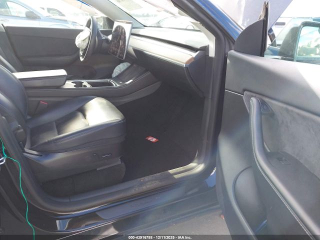 2022 TESLA MODEL Y 7SAYGDEF2NF319933 Photo 4