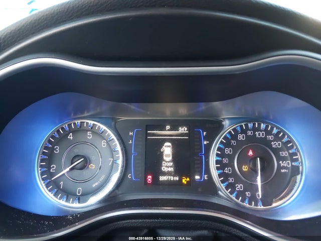 Chrysler 200 2015 1C3CCCAB7FN718411 Image 7