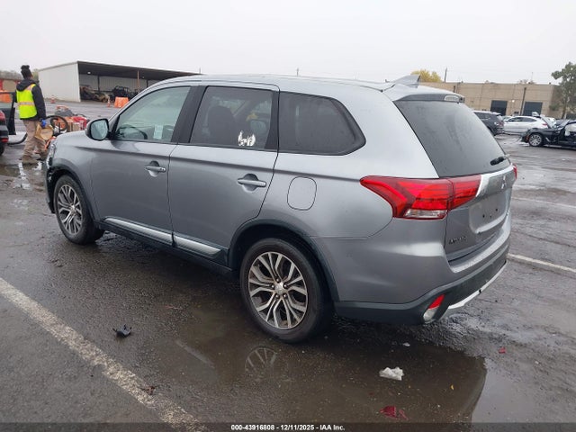 2017 MITSUBISHI OUTLANDER JA4AD3A33HZ058317 Photo 2