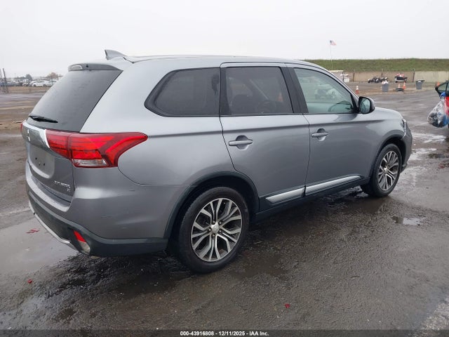 2017 MITSUBISHI OUTLANDER JA4AD3A33HZ058317 Photo 3