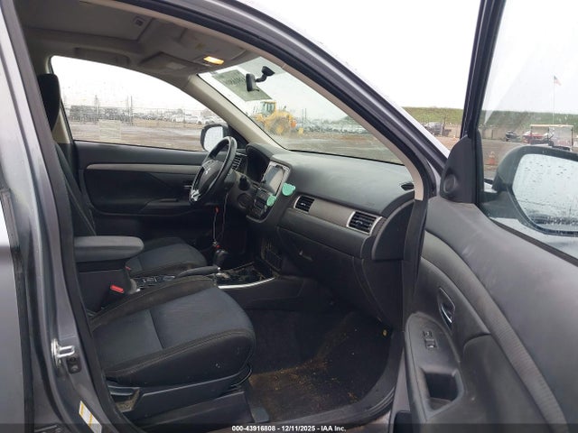 2017 MITSUBISHI OUTLANDER JA4AD3A33HZ058317 Photo 4