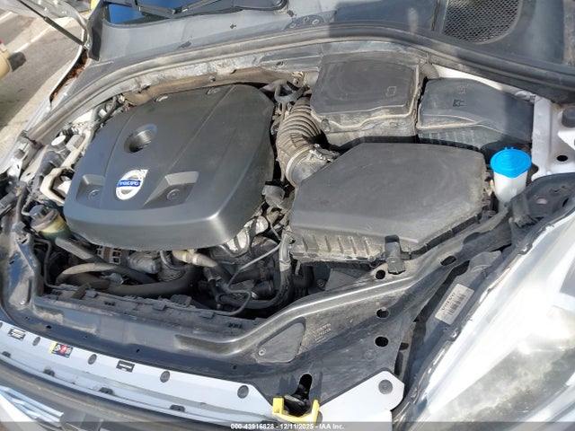 Продаж на аукціоні авто 2015 Volvo Xc60 T6, vin: YV449MDK6F2698960, номер лоту: 43916828