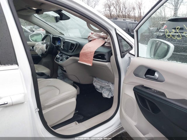 Aukcja sprzedaży 2019 Chrysler Pacifica Hybrid Touring L, vin: 2C4RC1L76KR508995, numer aukcji: 43916830