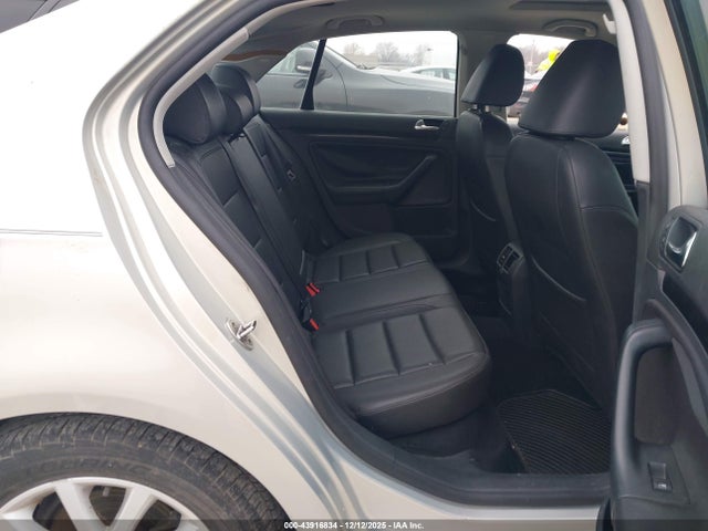 2010 Volkswagen Jetta Se მანქანა იყიდება აუქციონზე, vin: 3VWRX7AJ1AM058746, აუქციონის ნომერი: 43916834